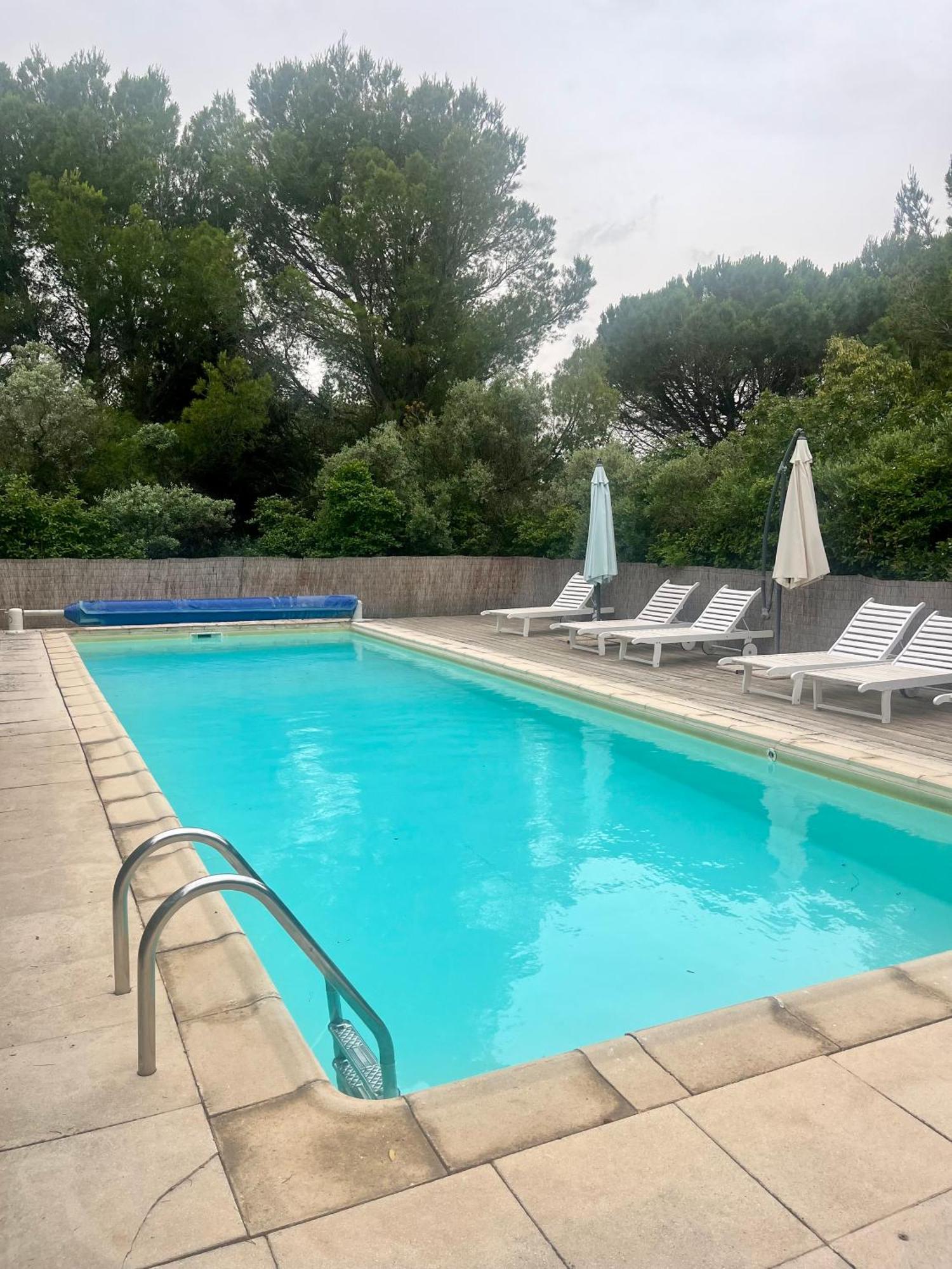 הוילה ארל Les Calades - Piscine, Parc, Parking מראה חיצוני תמונה